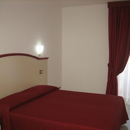 Nelson Hotel Альба-Адриатика Экстерьер фото