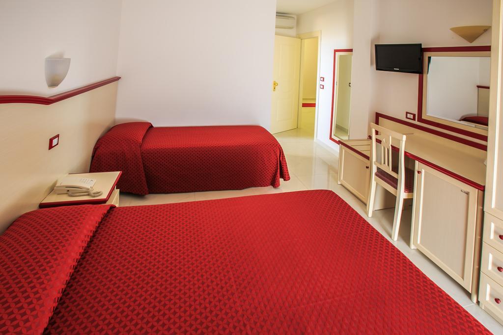 Nelson Hotel Альба-Адриатика Номер фото