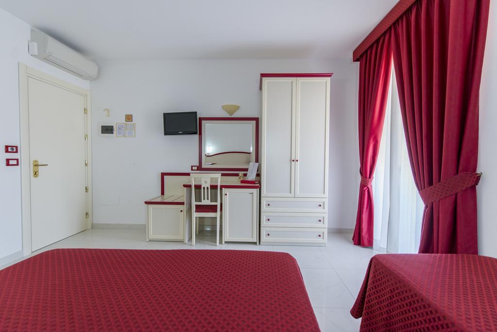 Nelson Hotel Альба-Адриатика Экстерьер фото