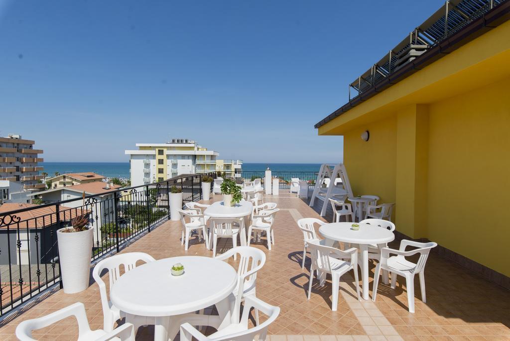 Nelson Hotel Альба-Адриатика Экстерьер фото