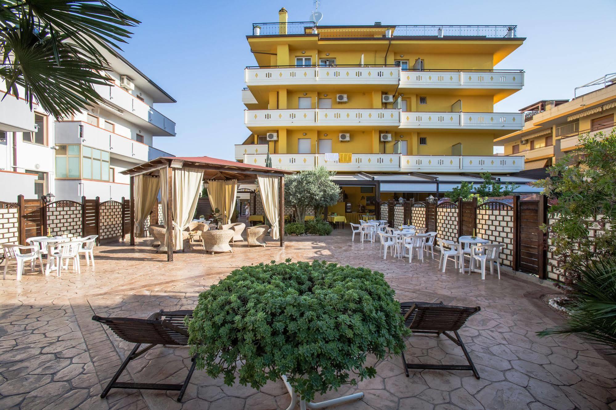 Nelson Hotel Альба-Адриатика Экстерьер фото